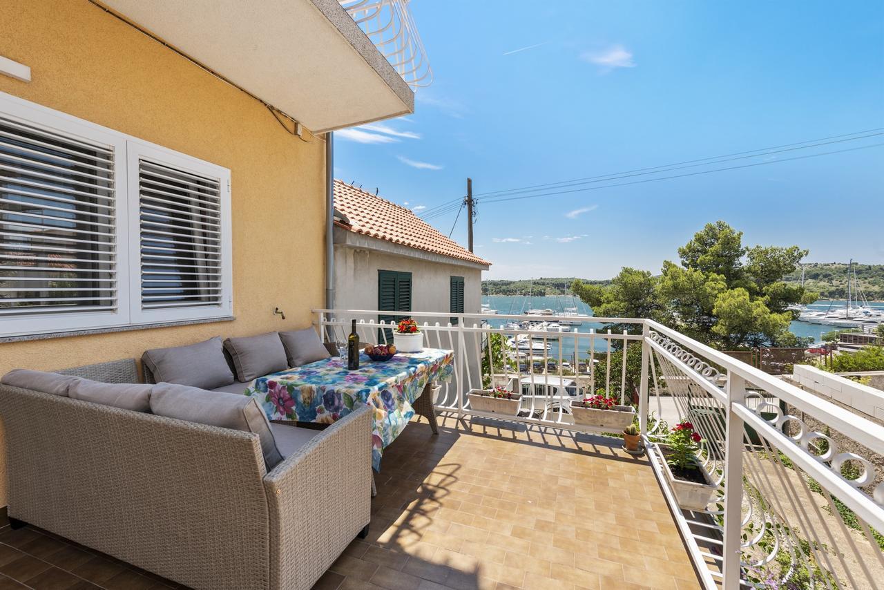 Apartments Tara, Sibenik - Mandalina Ngoại thất bức ảnh
